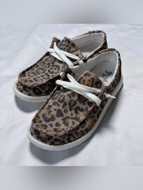 Gypsy Jazz Leopard Print Casual Flats with White Laces